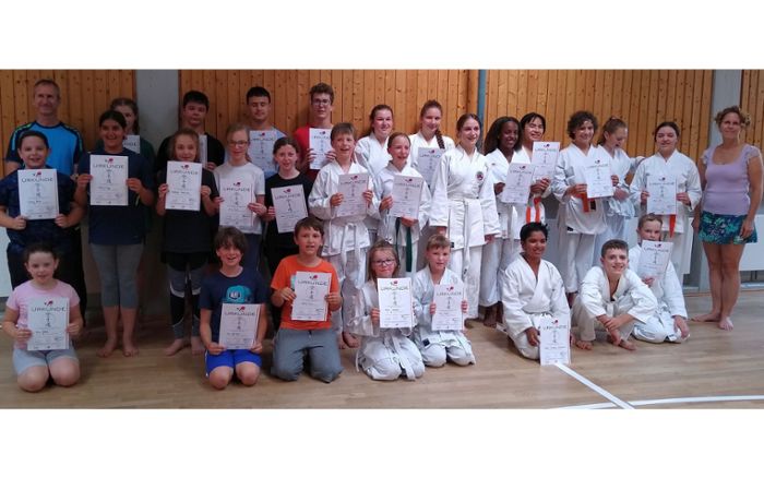 Karate bei der SV Böblingen: Gleich 67 bestandene Gürtelprüfungen auf einmal