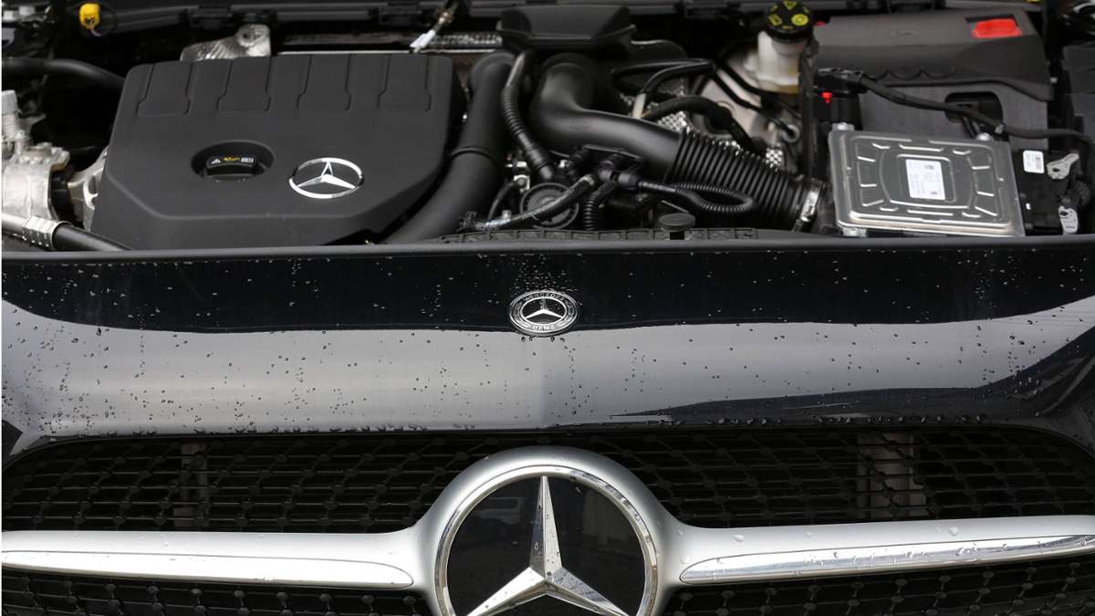 Anordnung des Kraftfahrtbundesamtes: Mercedes muss mindestens 100 000 Diesel-Fahrzeuge zurückrufen