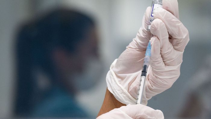 Gesundheitsminister Lucha sorgt sich wegen geringer Impfquote