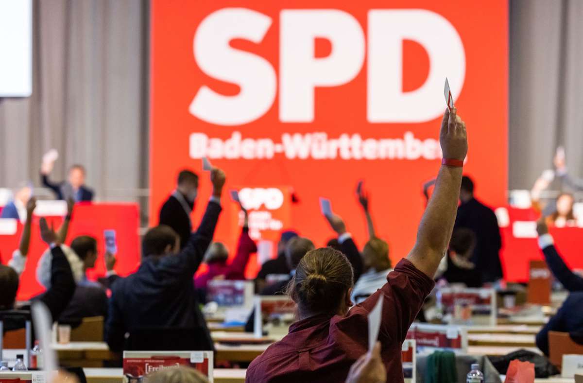 Parteitag in Freiburg: „Rotgesagte leben länger“: SPD will Kretschmanns Koalition treiben