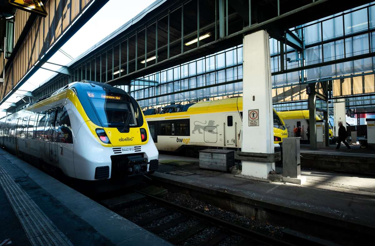 Das Logo von Abellio wird aus dem Stuttgarter Bahnhof verschwinden. Foto: Lichtgut/Achim Zweygarth