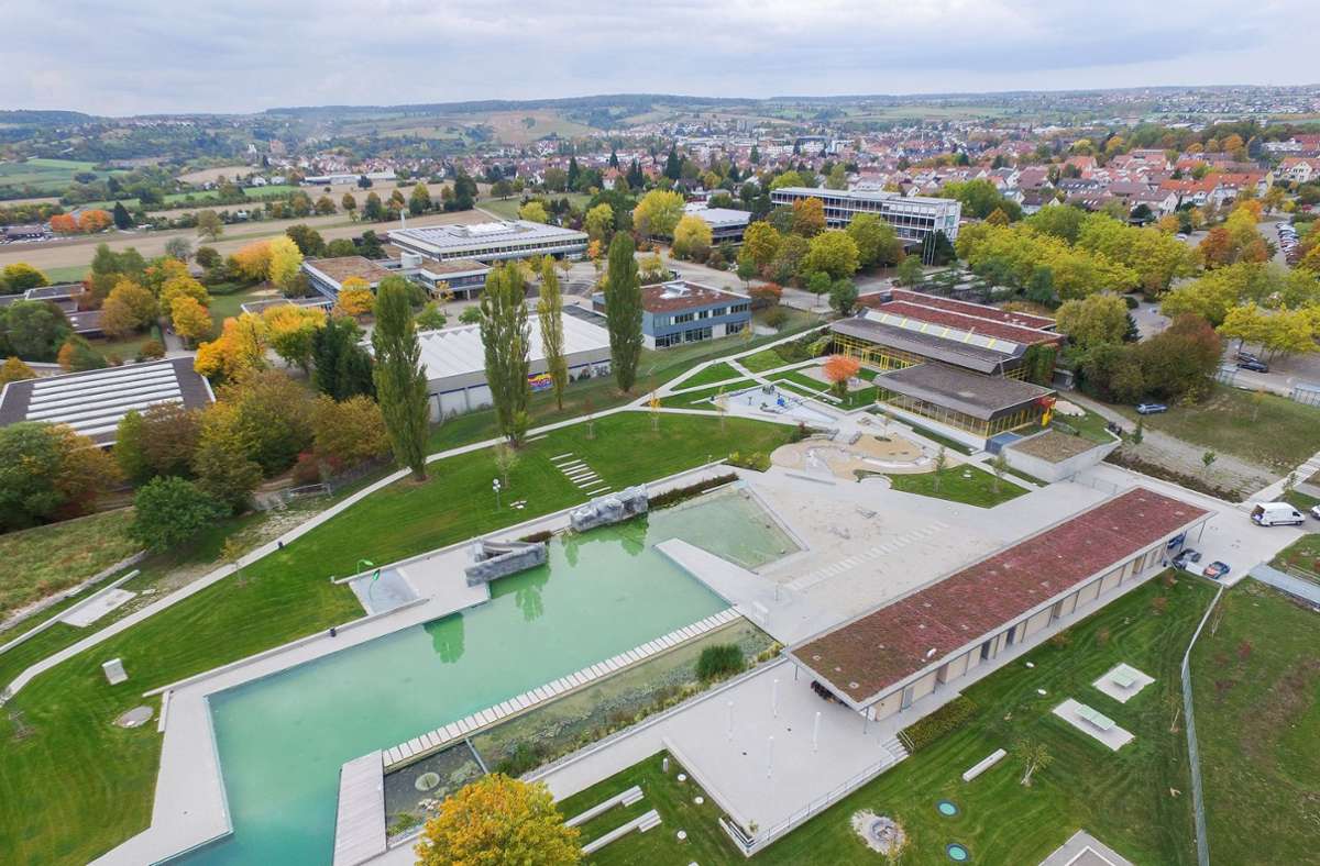 Wasserqualität im Naturfreibad wieder gut: Der Badespaß in Herrenberg geht weiter