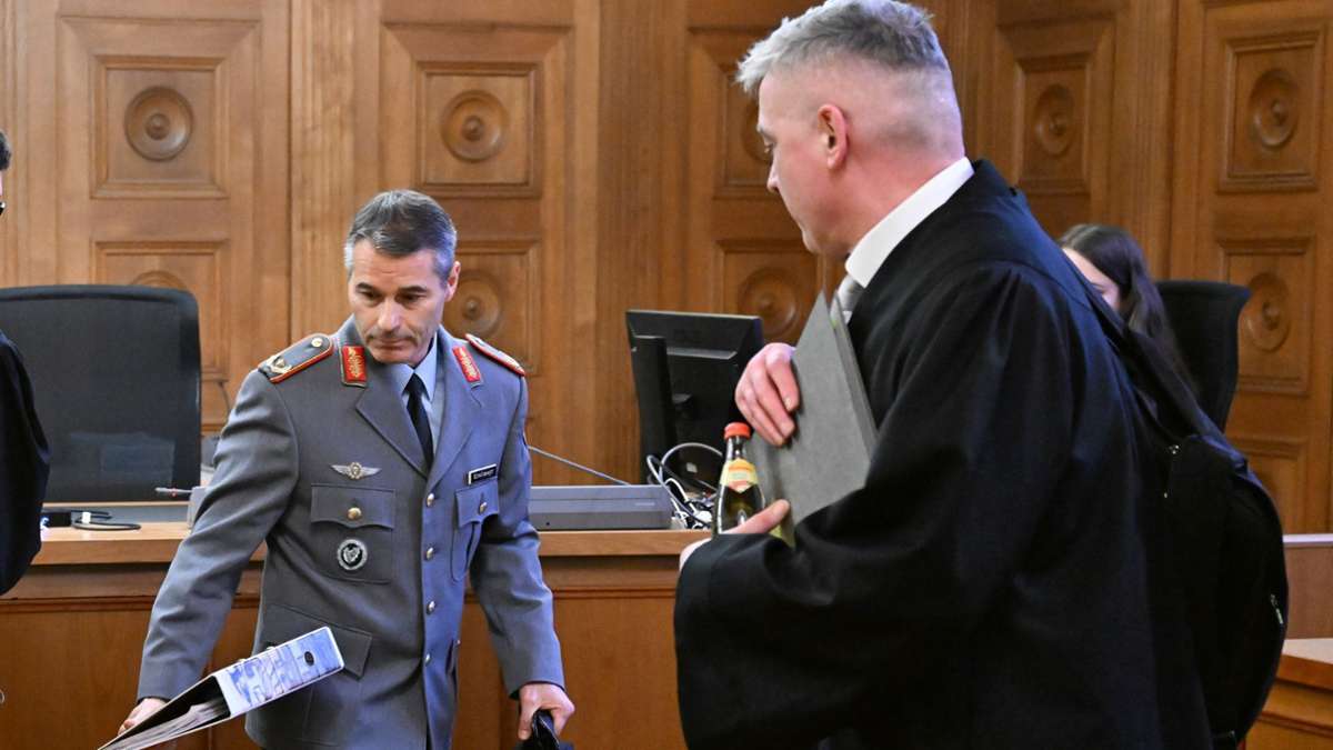 Prozess gegen Ex-KSK-Kommandeur: Munitionsaffäre: Wird das Verfahren eingestellt?
