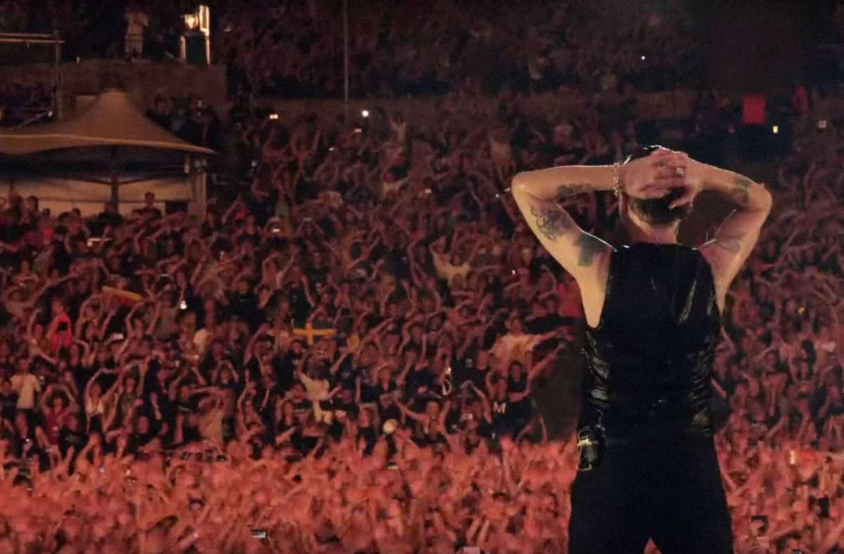 Dave Gahan, Frontsänger von Depeche Mode, im Juli 2018 auf der Berliner Waldbühne vor dem frenetisch feiernden Publikum.