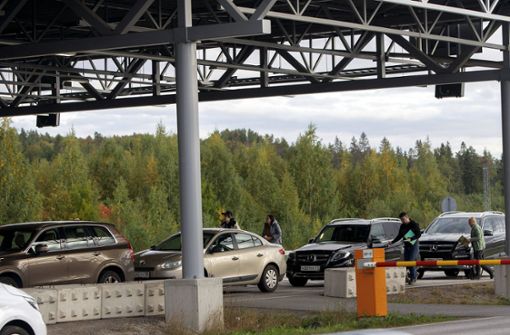 Auch an der Grenze zu Finnland versuchen einige Russen, das Land zu verlassen. Foto: IMAGO/Lehtikuva/IMAGO/Lauri Heino