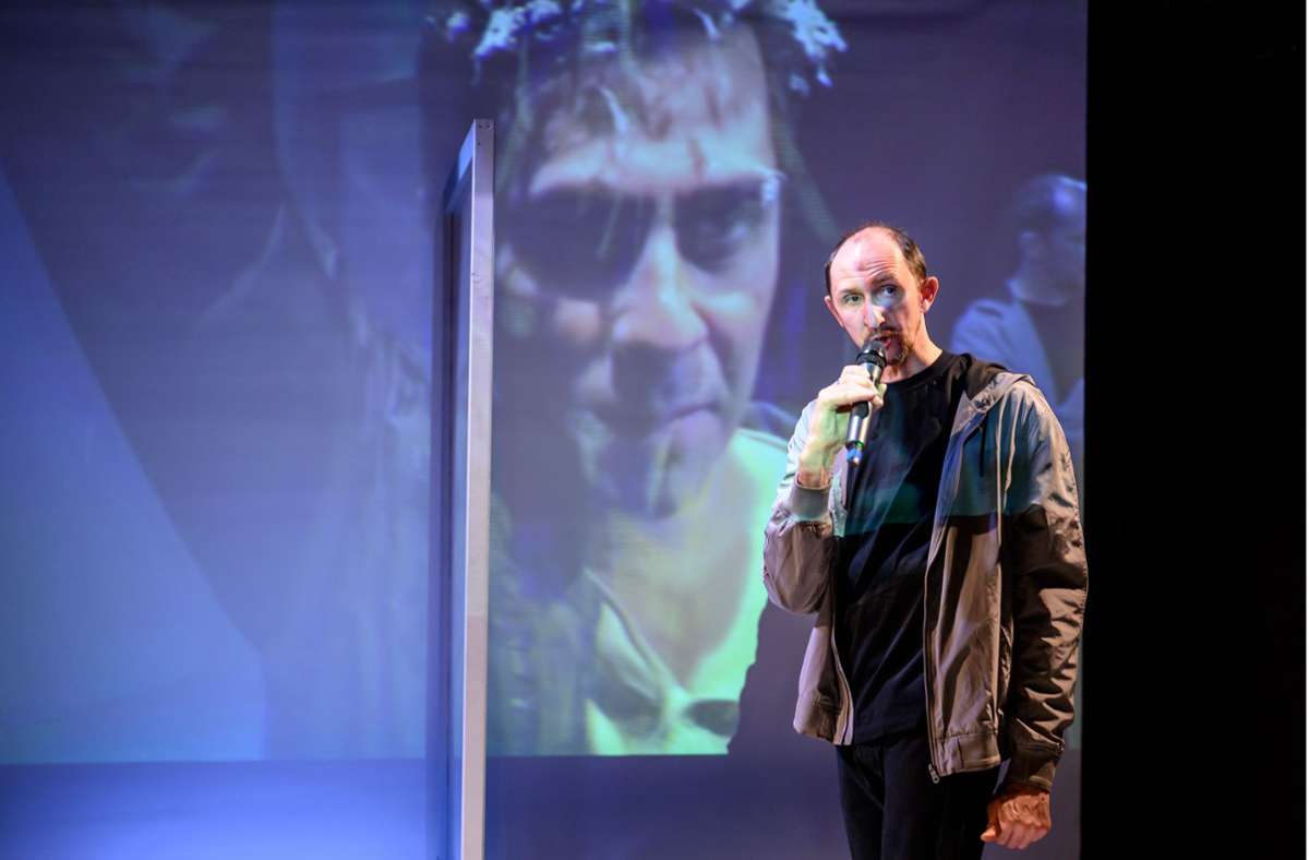 Karlheinz Schmitt spielte in „Im Herzen tickt eine Bombe“ von Wajdi Mouawad im Studio Theater Stuttgart.