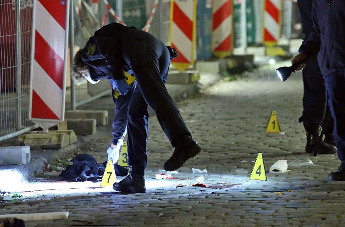 Schwules Paar niedergestochen: Lebenslange Haft nach tödlicher Messerattacke in Dresden