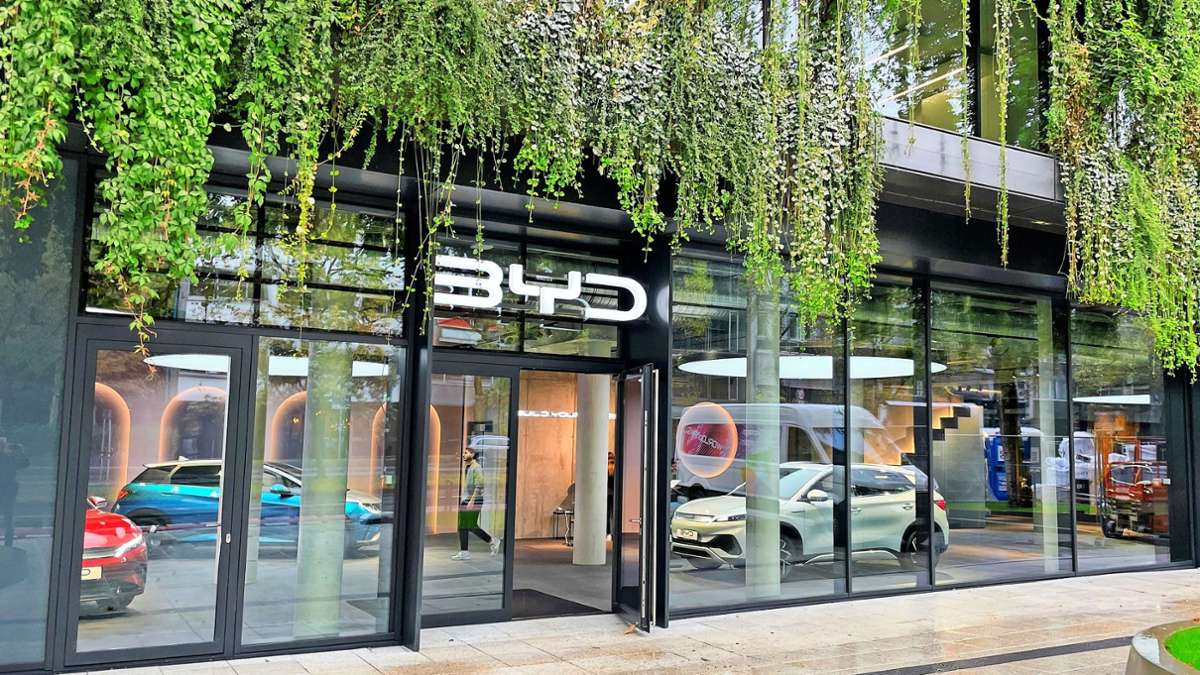 BYD macht Mercedes & Co. Konkurrenz: Chinesischer Autohersteller eröffnet Salon in Stuttgart
