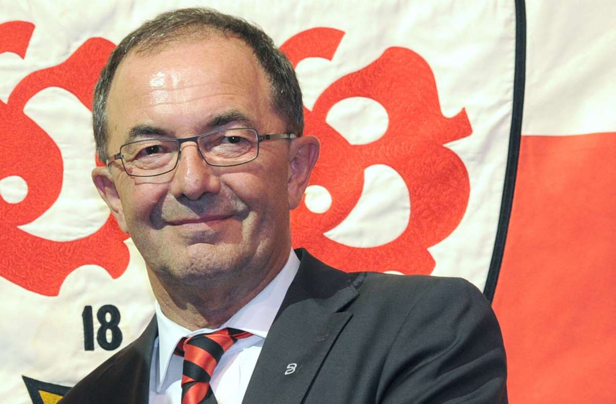 Im September 2003 trat Erwin Staudt das Amt als hauptamtlicher VfB-Präsident an. Er blieb bis 2011. In seine Amtszeit fällt die Meisterschaft 2007 und der Stadionumbau. Er ist heute Ehrenpräsident des VfB.