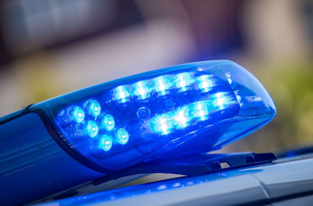 B 295 bei Leonberg: 31-Jähriger nach Auffahrunfall schwer verletzt