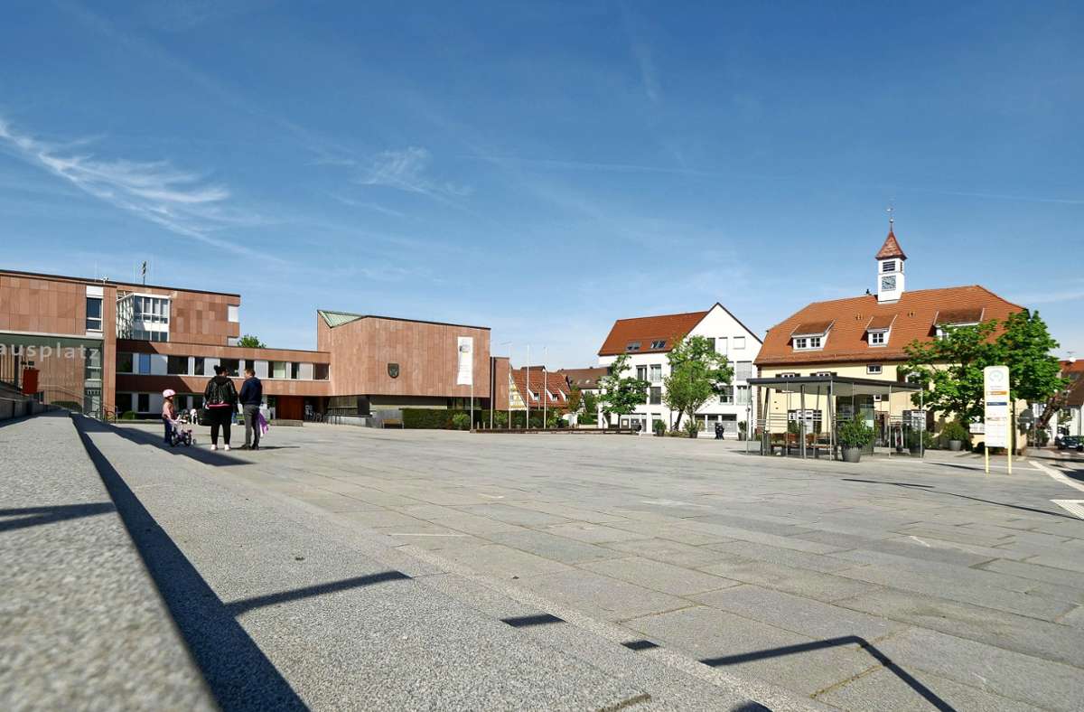 Stadtbäume in Kübeln für Gerlingen: Der einst „kalte“ Rathausplatz ist jetzt zu heiß