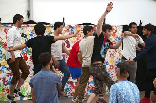 Vor drei Jahren feierten sie ausgelassen: Junge Afghanen beim Fest der Kulturen im Waldhaus. Jetzt ist ihnen nicht zum Feiern zumute. Sie haben Angst um ihre Familien. Foto: Wolfgang Schmid/t