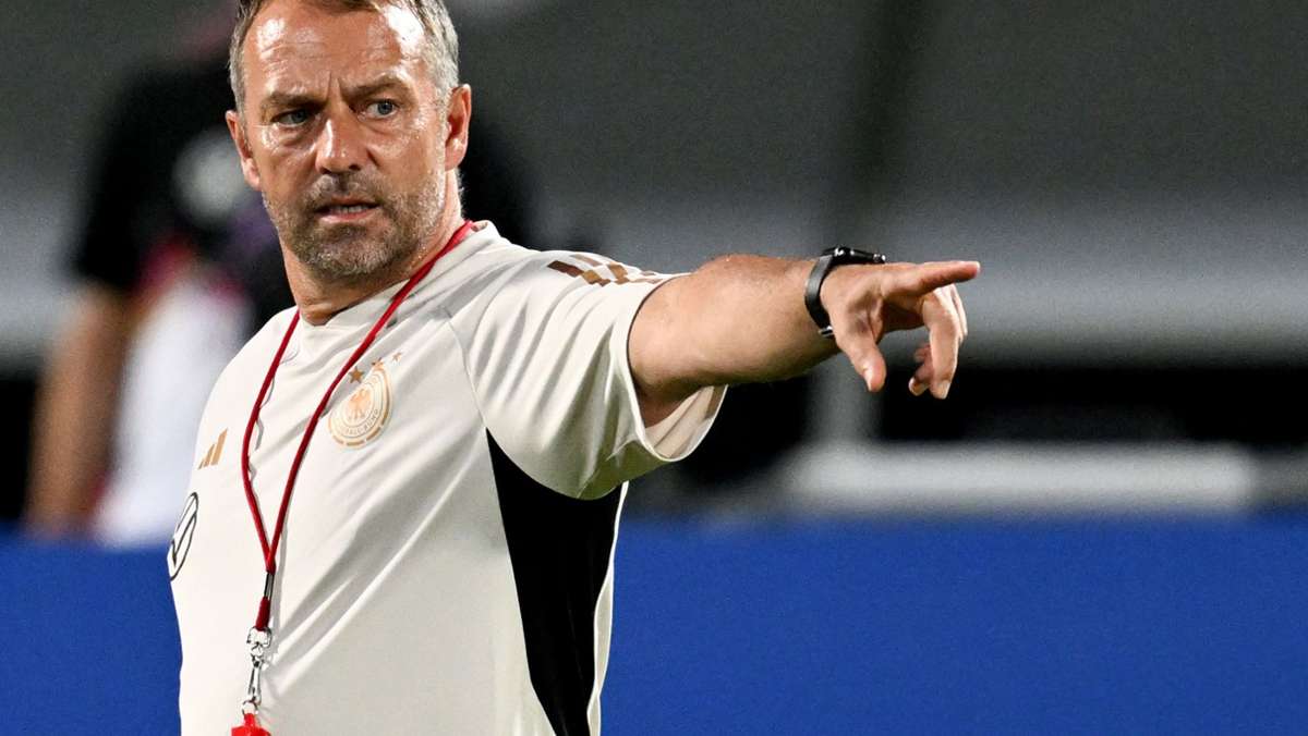 Trotz Blamage bei WM: Hansi Flick bleibt Bundestrainer