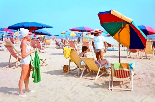 Erholung am Strand: Urlaub in Italien, circa 1965. Foto: imago//serienlicht