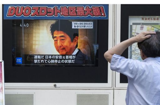 Shinzo Abe hat den Mordanschlag in der Stadt Nara  nicht überlebt. Foto: AFP/CHARLY TRIBALLEAU
