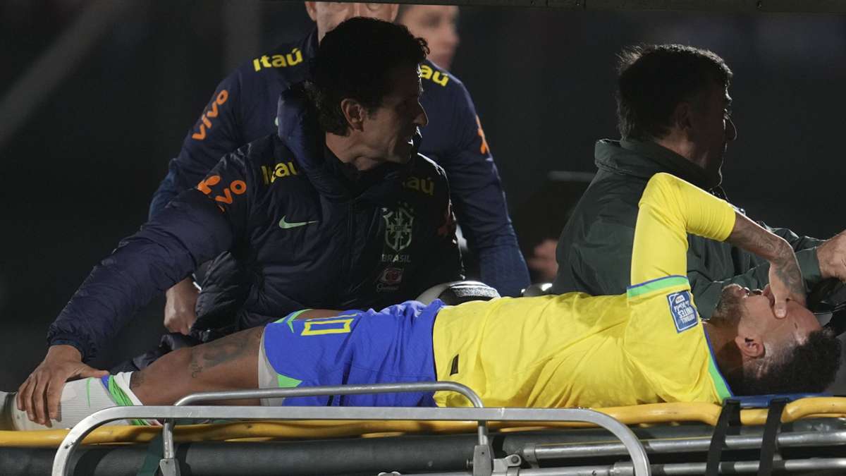Bei WM-Qualifikationsspiel verletzt: Neymar fällt nach Riss des vorderen Kreuzbands länger aus