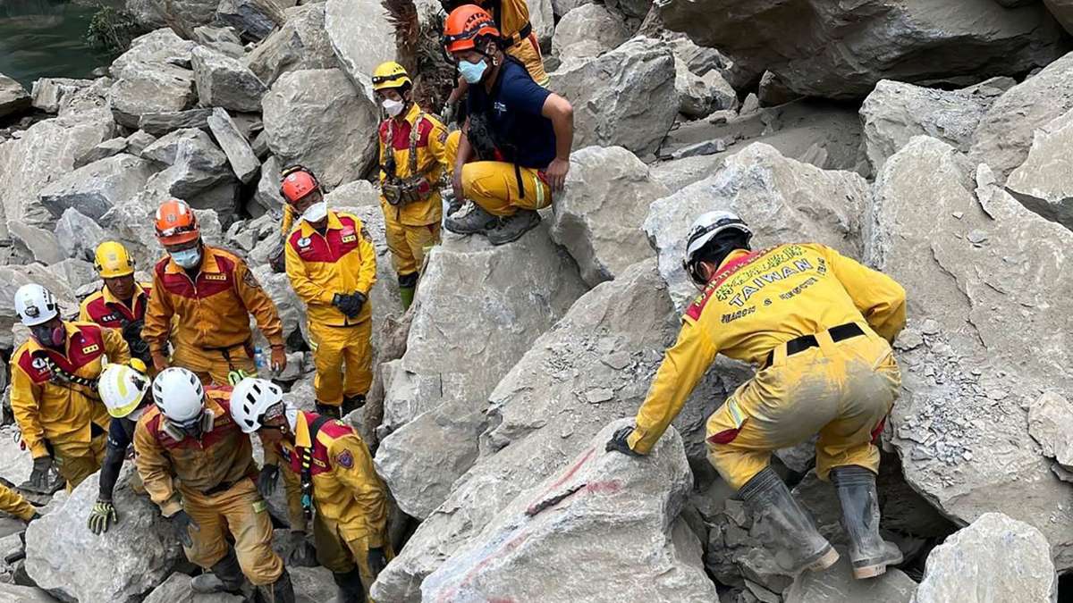 Nach Erdbeben in Taiwan: Rettungskräfte entdecken weitere Tote