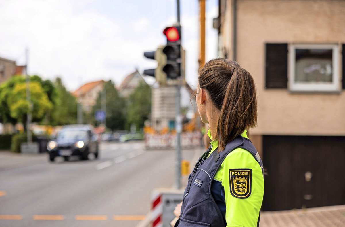 Ortsdurchfahrt Aidlingen: Radler im Clinch mit    Verkehrsregeln?