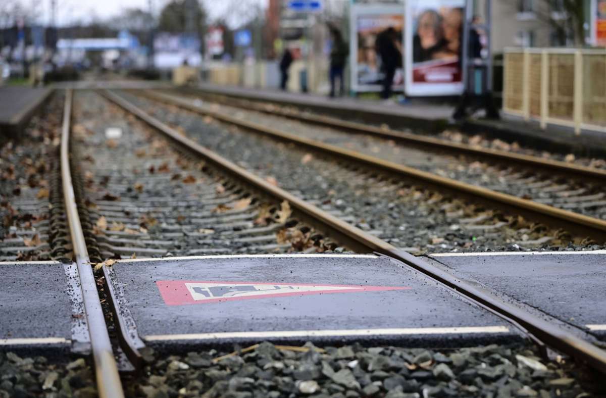 Viernheim in Hessen: Straßenbahnfahrer sperrt flüchtigen Einbrecher in Tram ein