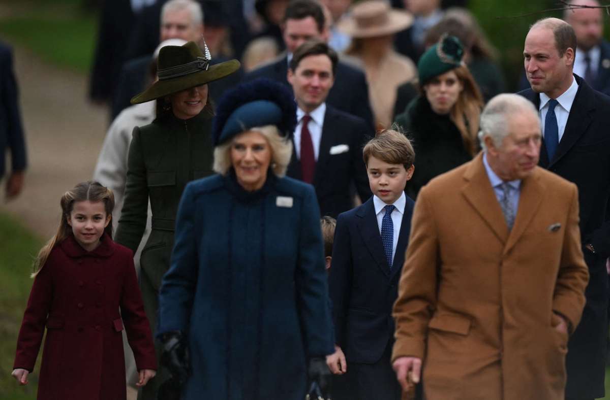 Die Royal Family erschien am Sonntag  im ostenglischen Örtchen Sandringham.