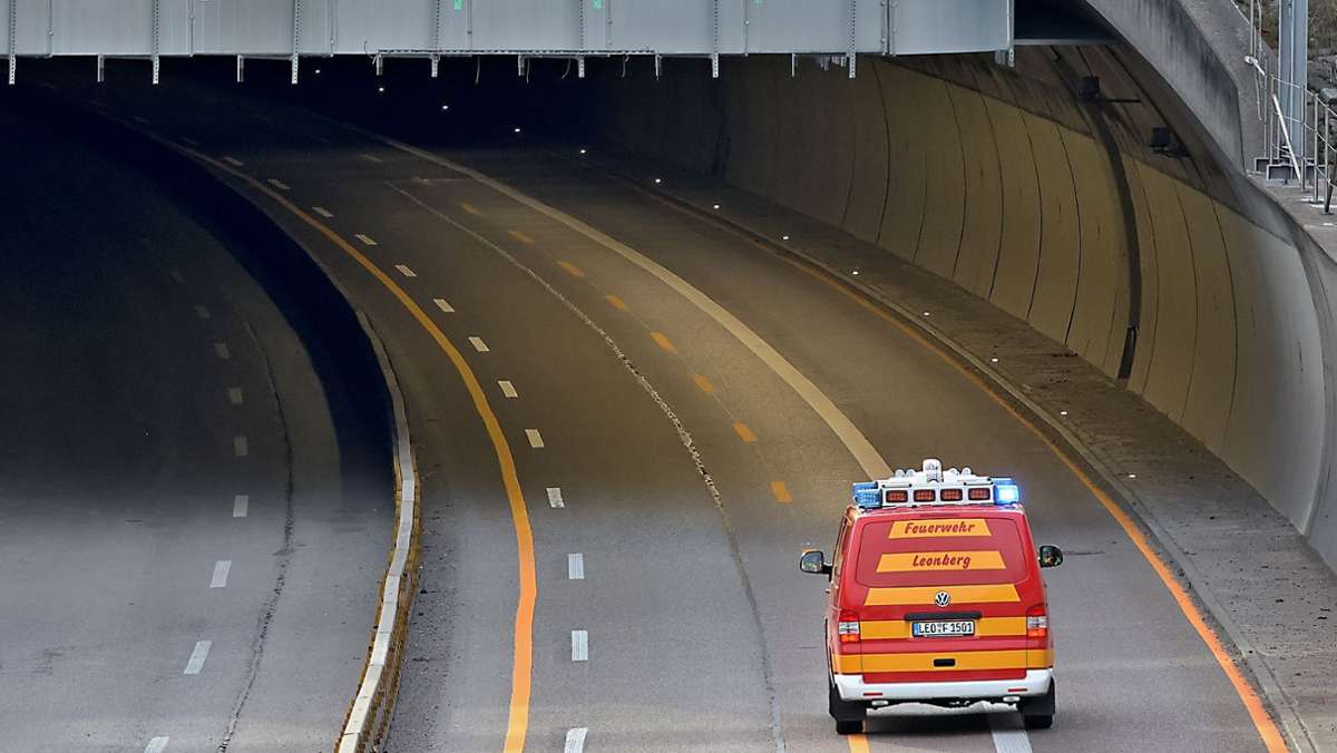 Chaos am Engelbergtunnel: Lastwagen im Ort gestoppt  –  das sagen Anwohner zur Sperrung