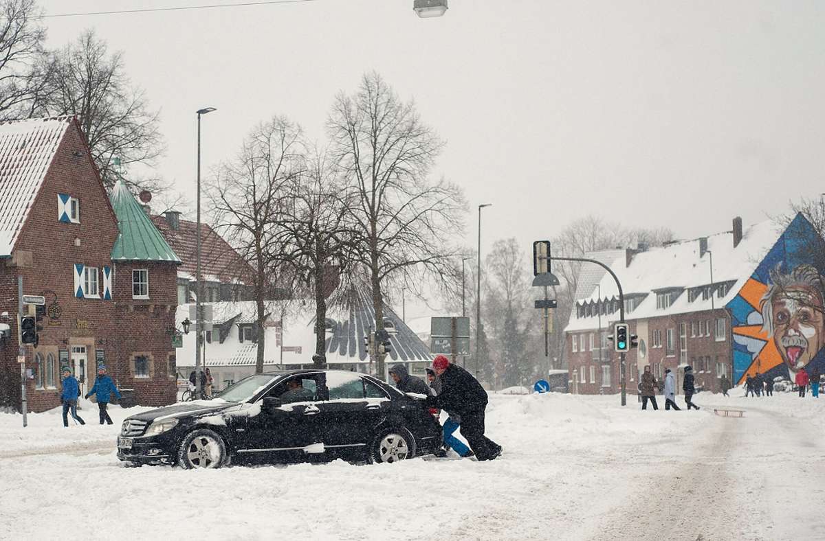 In Münster war wegen des Schnees Schieben angesagt.