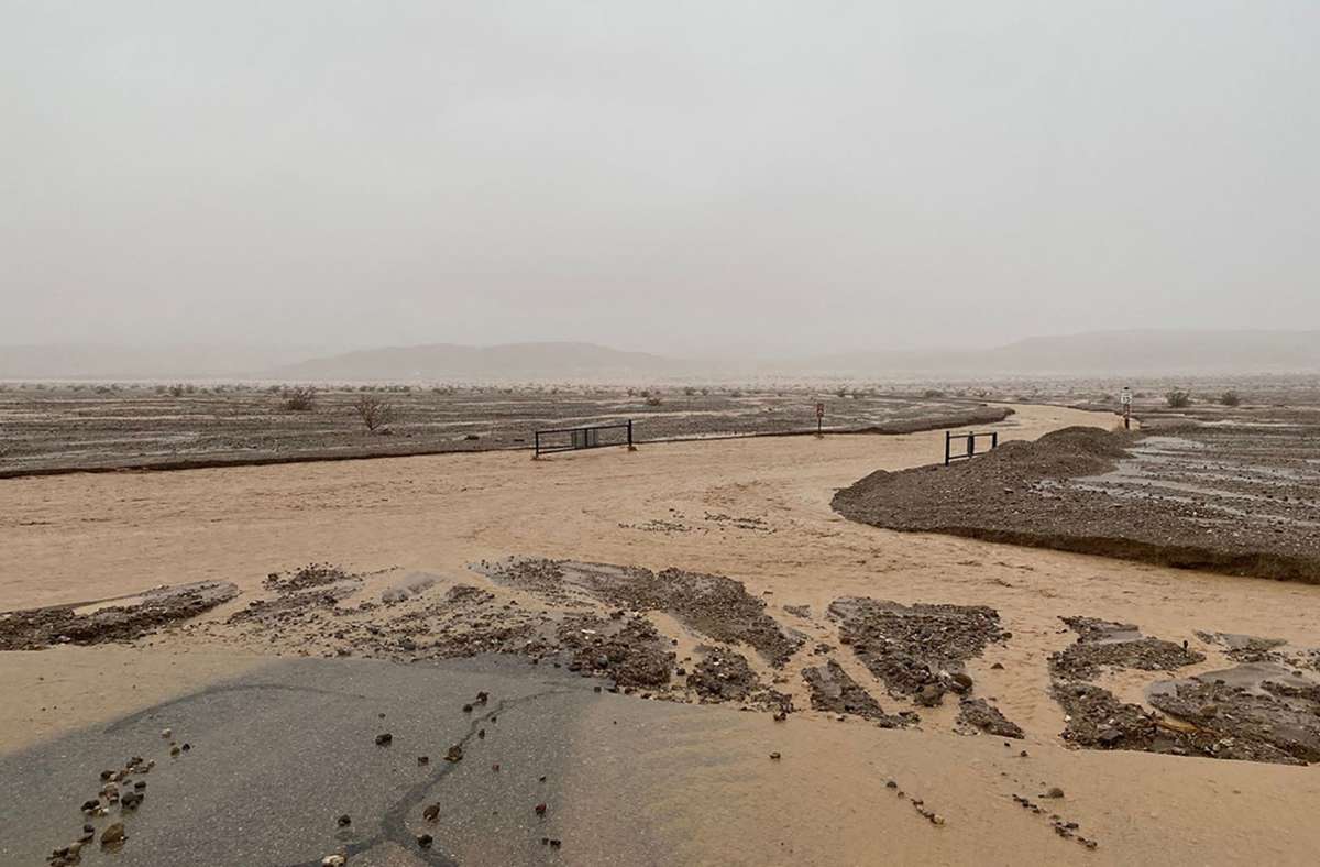 Death Valley Nationalpark: Hunderte Besucher nach Überschwemmungen evakuiert