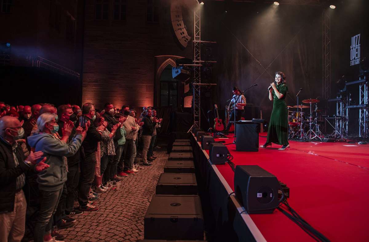 Katie Melua beim Stuttgarter Festival  Jazz Open im Alten Schloss