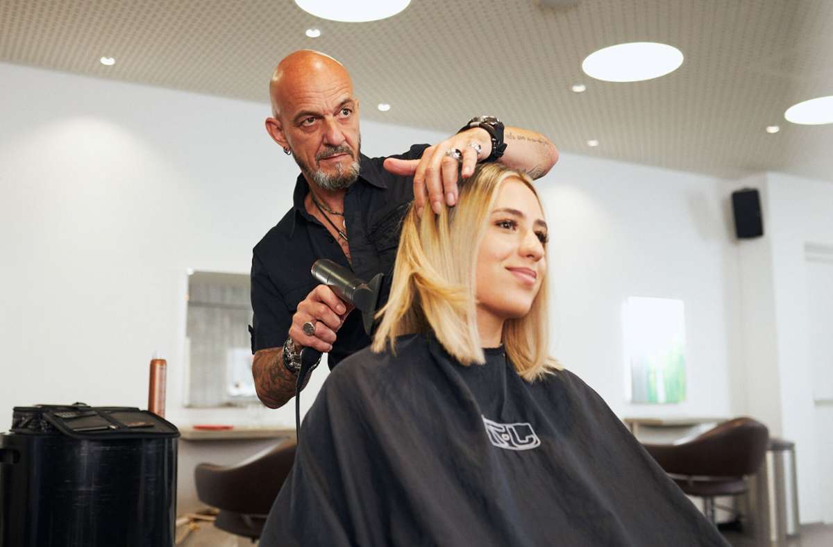 L-Bank treibt Corona-Soforthilfe ein: Stuttgarter Friseur wehrt sich gegen Rückzahlungen
