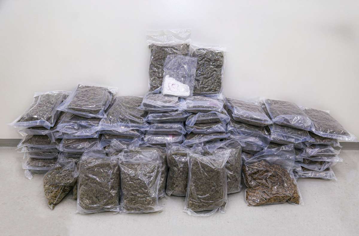 Kriminalpolizei deckt auf: Kiloweise Marihuana und Kokain von Spanien nach Schönaich