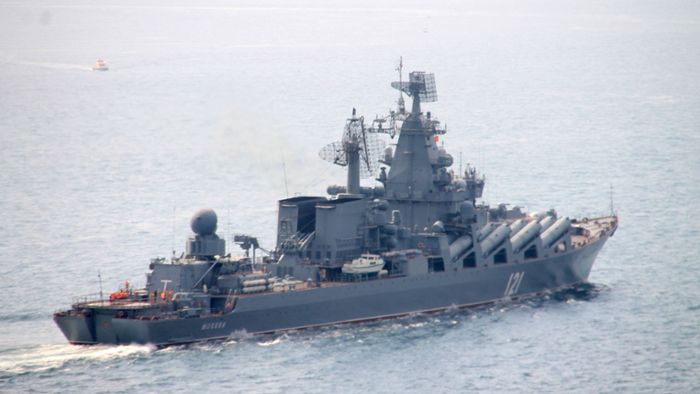 Russisches Flaggschiff „Moskwa“  schwer beschädigt