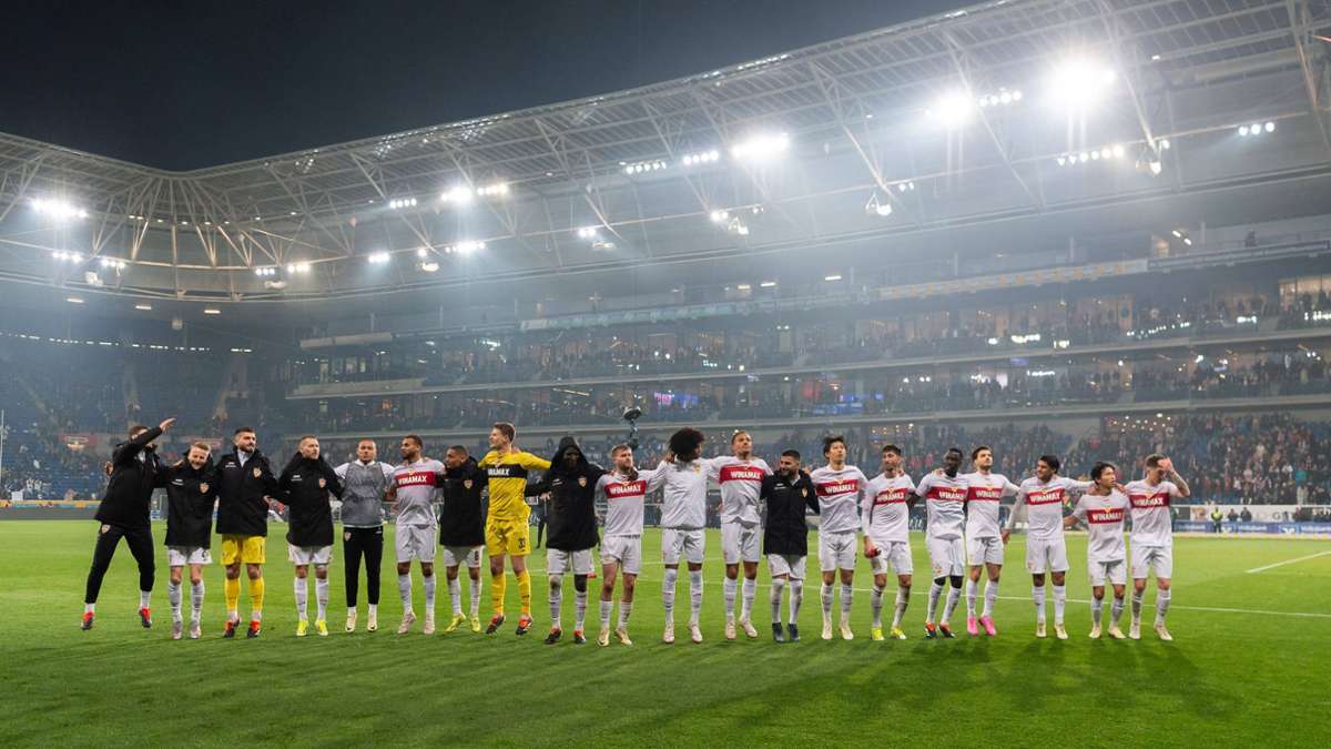 Die VfB-Spieler haben nach der Partie gegen Hoffenheim allen Grund zu feiern.