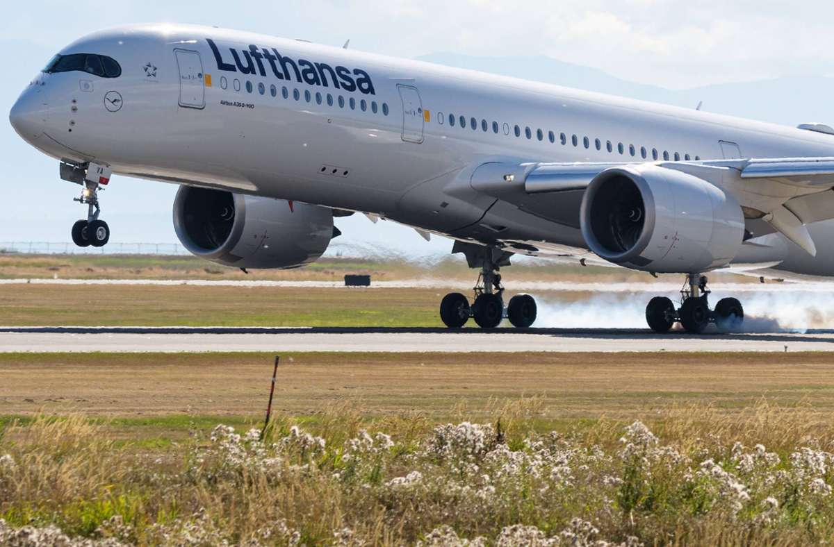 Flug von Kapstadt nach München: Pilot schaltet Triebwerk ab – Lufthansa-Airbus muss zwischenlanden