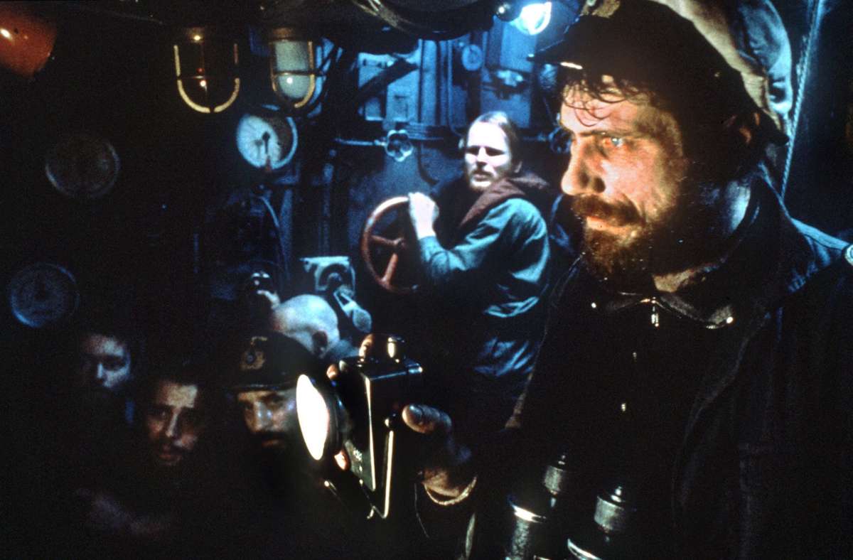 Der Schauspieler Jürgen Prochnow (rechts) in einer Szene aus dem Film „Das Boot“ (zweiter von rechts: Herbert Grönemeyer). Die Art, wie der Kameramann Jost Vacano die Mannschaft eines U-Bootes im Zweiten Weltkrieg auf engstem Raum in Szene setzte, gilt als wegweisend (Archivfoto von 1979).