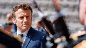 Populisten nehmen  Macron in die Zange