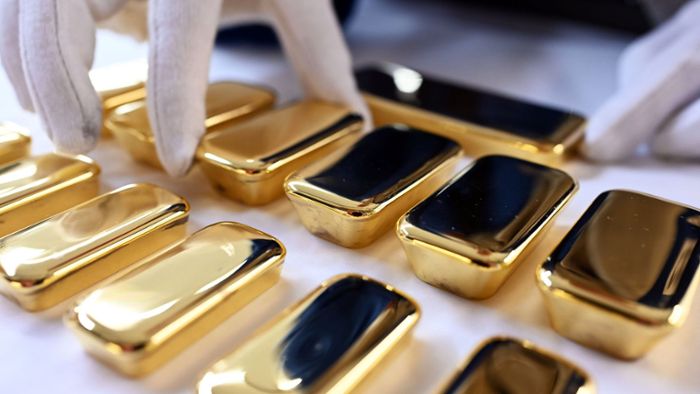 Busfahrer findet Tasche mit Gold- und Platinbarren im Wert von 100.000 Euro
