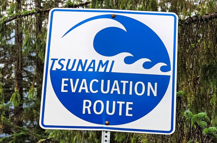 Tonga: Tsunami-Warnungen im Pazifik-Raum nach Ausbruch von Untersee-Vulkan