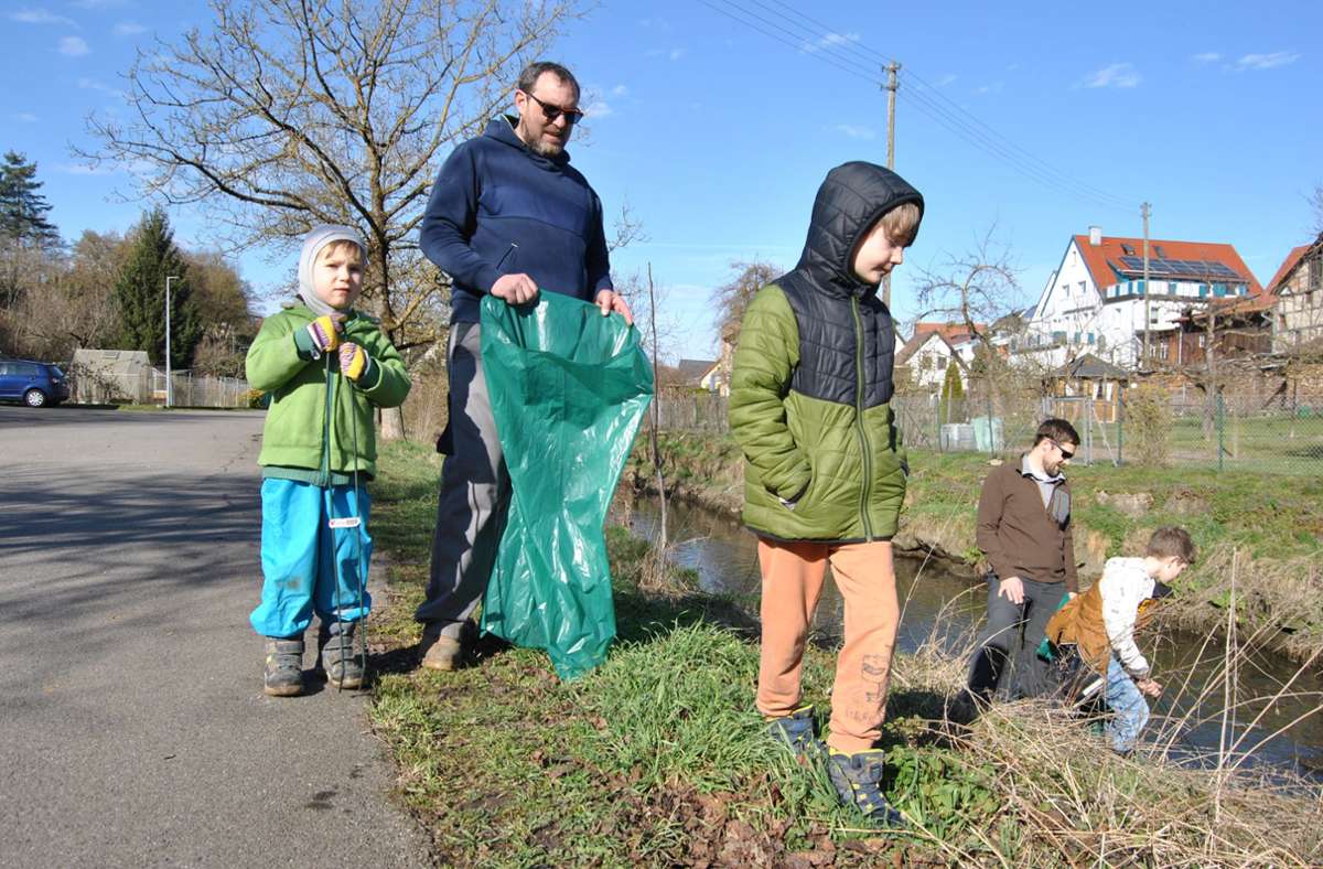 Bei der Orts- und Schwippe-Putzete in Dagersheim haben rund 100 Freiwillige die Natur von Müll befreit.