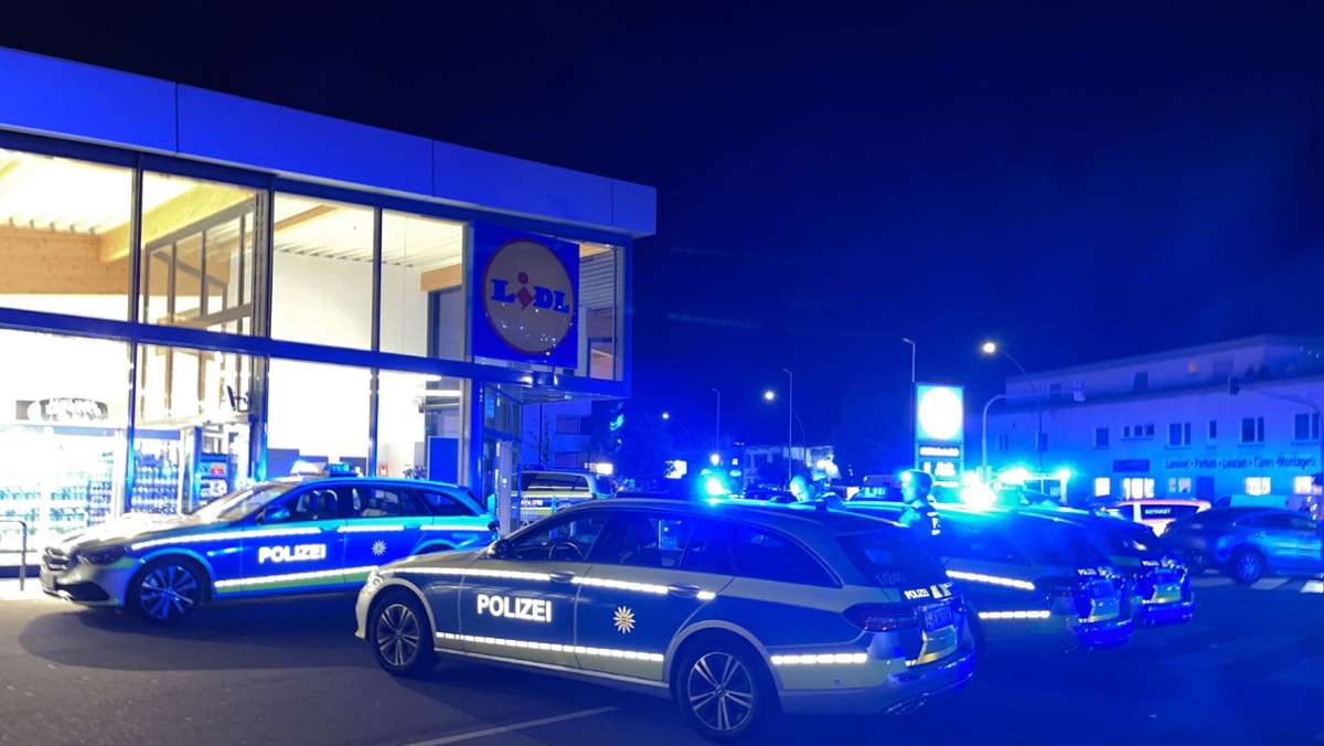Vier Verletzte in Böblingen: Polizei rückt zu Schlägerei im Lidl aus