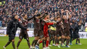 FC St. Pauli sticht spät zu –  2:1 gegen Karlsruhe
