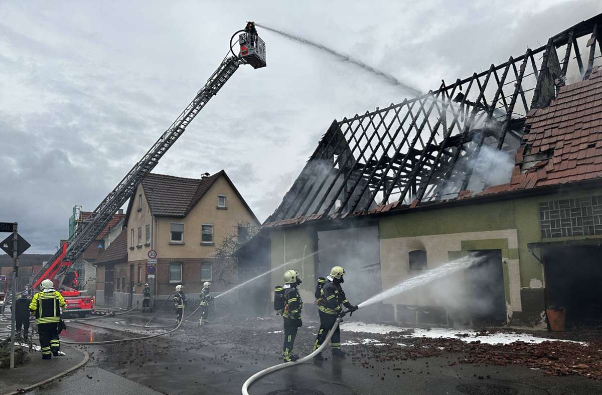 Feuer in Reutlingen: Brand in altem Bauernhaus – immenser Schaden