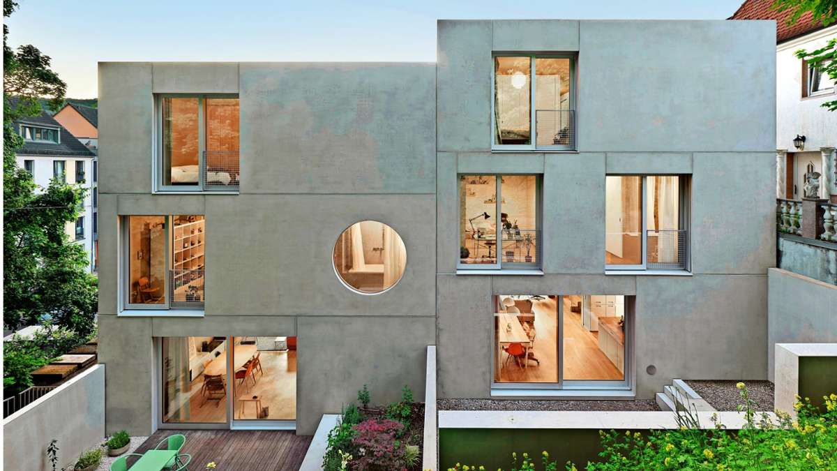 Das Architekturbüro VON M aus Stuttgart hat mit diesem Doppelhaus  den  „Häuser“-Award 2024 gewonnen. Weitere Häuser mit Stuttgarter Beteiligung in der Bildergalerie.