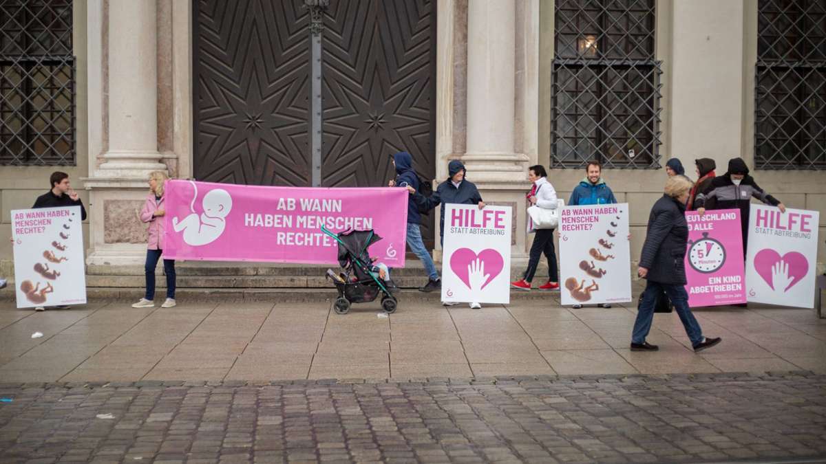 Schwangerschaft: Bundestag berät Gesetz gegen sogenannte Gehsteigbelästigung