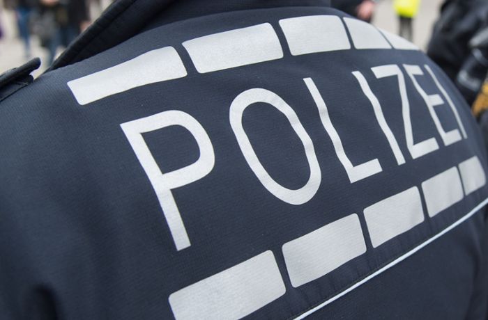 Leonberger Polizei ermittelt: 22-Jähriger bricht in Tabakgeschäft ein