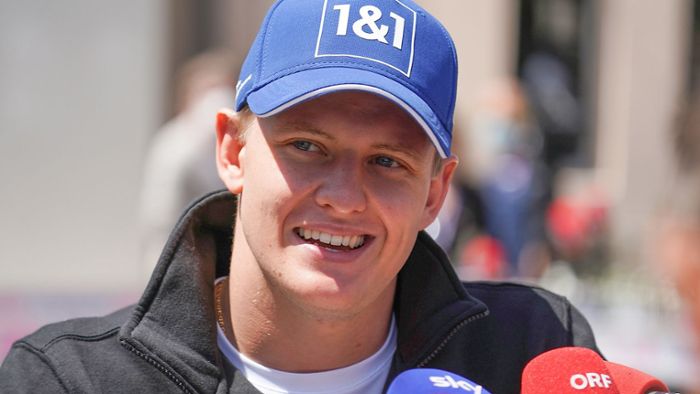Schumacher überrascht als Achter - Verstappen top