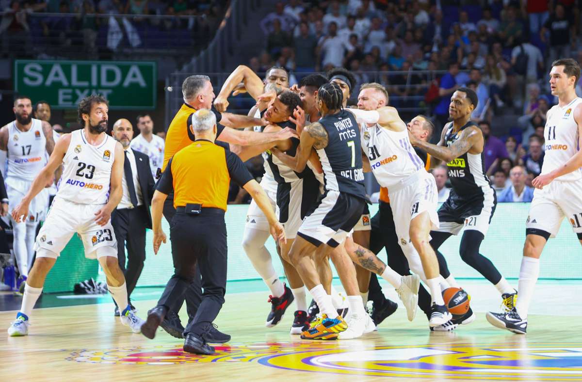 Real Madrid gegen Partizan Belgrad: Basketball-Spiel nach Massenschlägerei abgebrochen