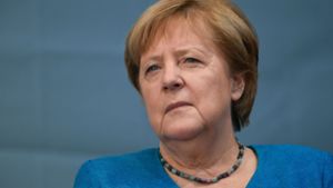Merkel: Putin schnell Einhalt gebieten