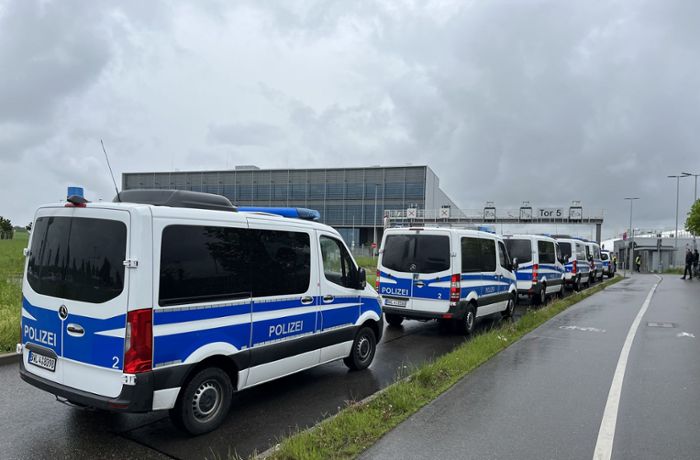 Nach der Gewalttat von Sindelfingen: Mercedes muss den Betroffenen  dauerhaft zur Seite stehen