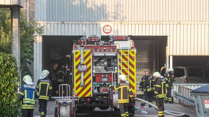 Feuer bricht  in Daimler-Werk aus