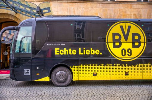 So sieht der echte Mannschaftsbus des BVB aus. Foto: imago images/Christian Grube/ArcheoPix via www.imago-images.de